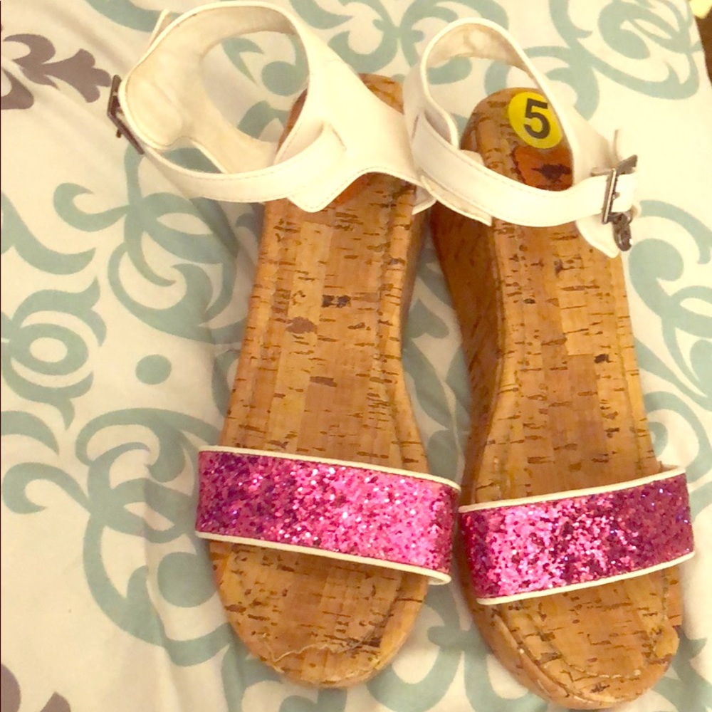 Rocket Dog Pink and White wedges